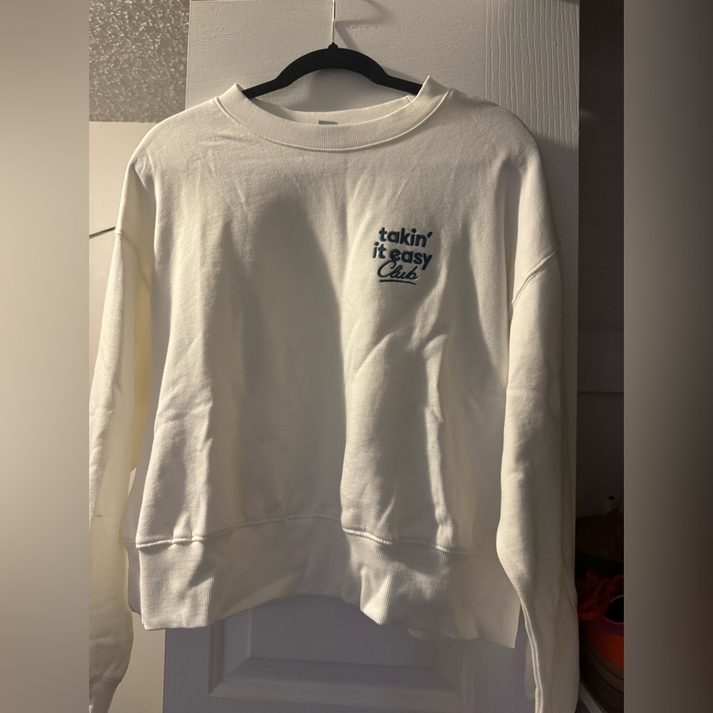 Old Navy Cream Crew Neck Sweater